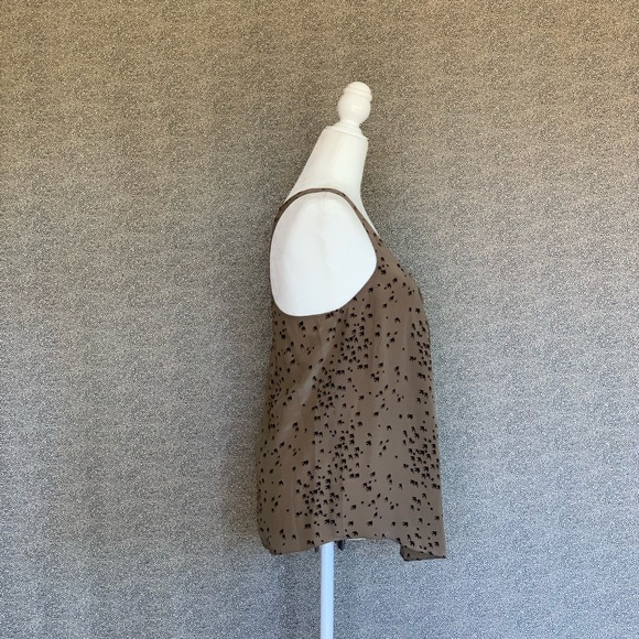 💫✨Dark Taupe Tank with Bird Print✨💫 - Picture 2 of 4